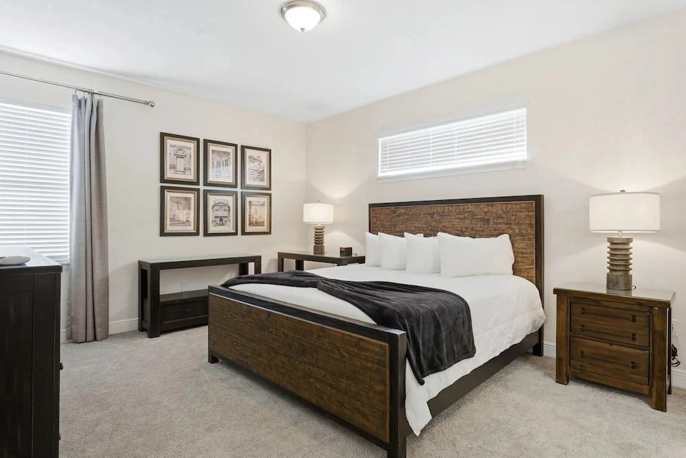 Comfort 6BR Getaway, Private Pool, Great Location