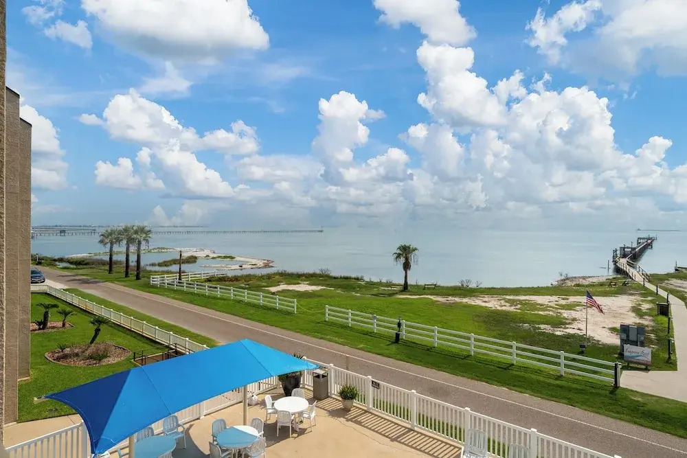 Laguna Reef 308 - Beautiful Bay View by Ryson Vacation Rentals