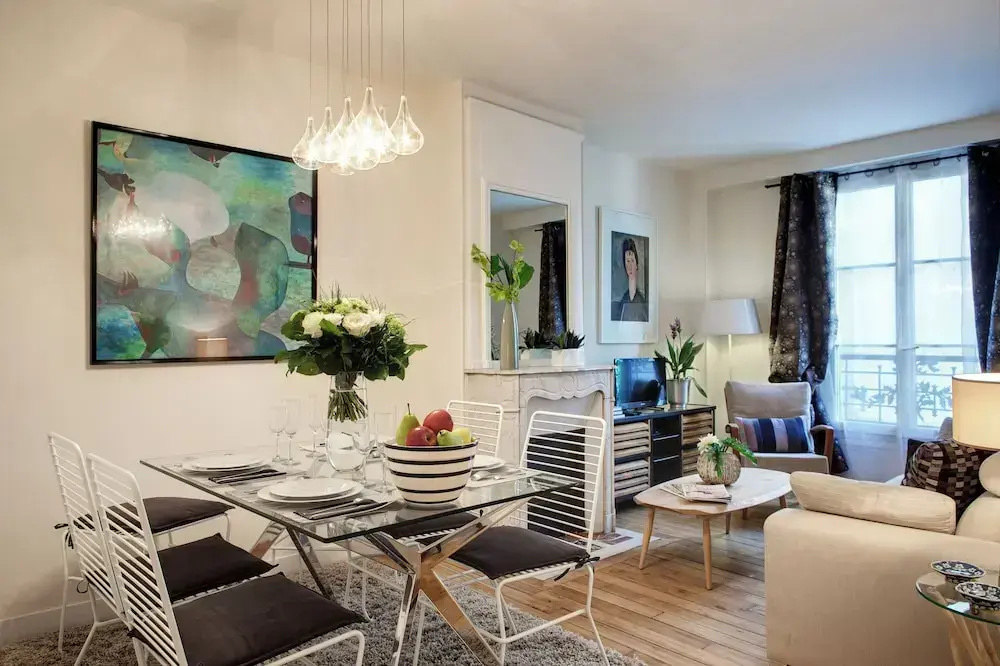 Paris Sevigne Elegant residence