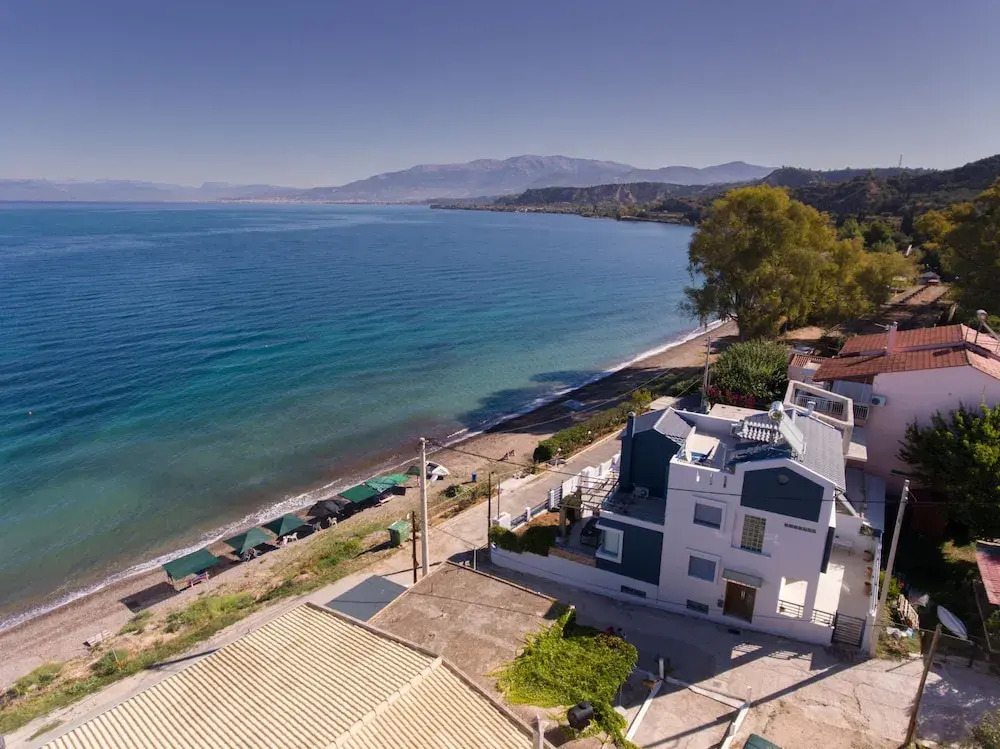 comfortable villa right by the sea