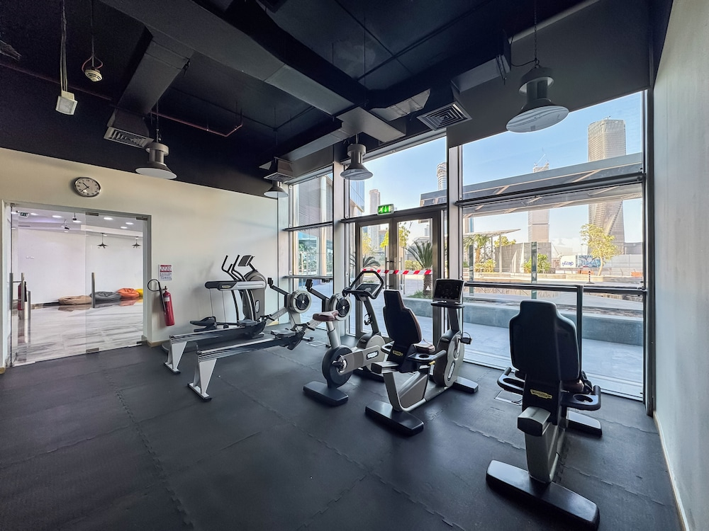 PVH - Central Park 1BR with Study Room