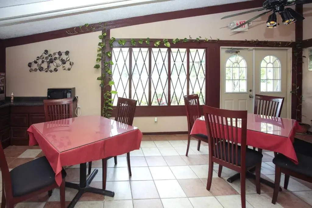 Knights Inn - Battle Creek
