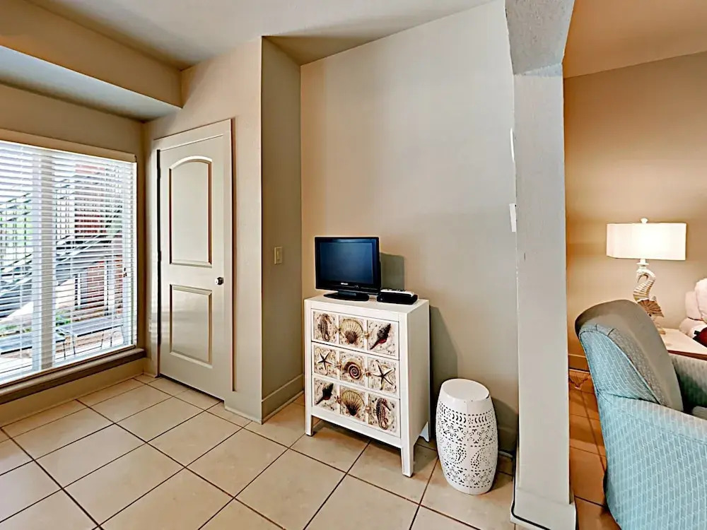 20050 East Oak Rd Condo Unit 1108