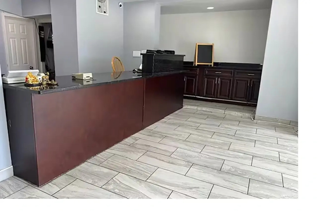 Super 8 by Wyndham Portsmouth - Norfolk
