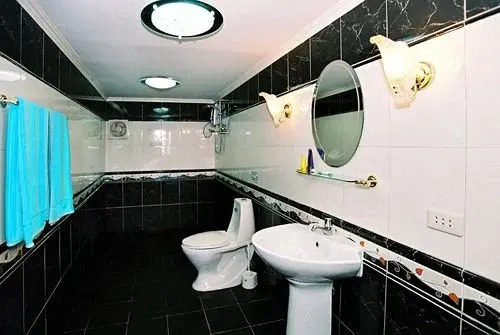 Longtail Suites