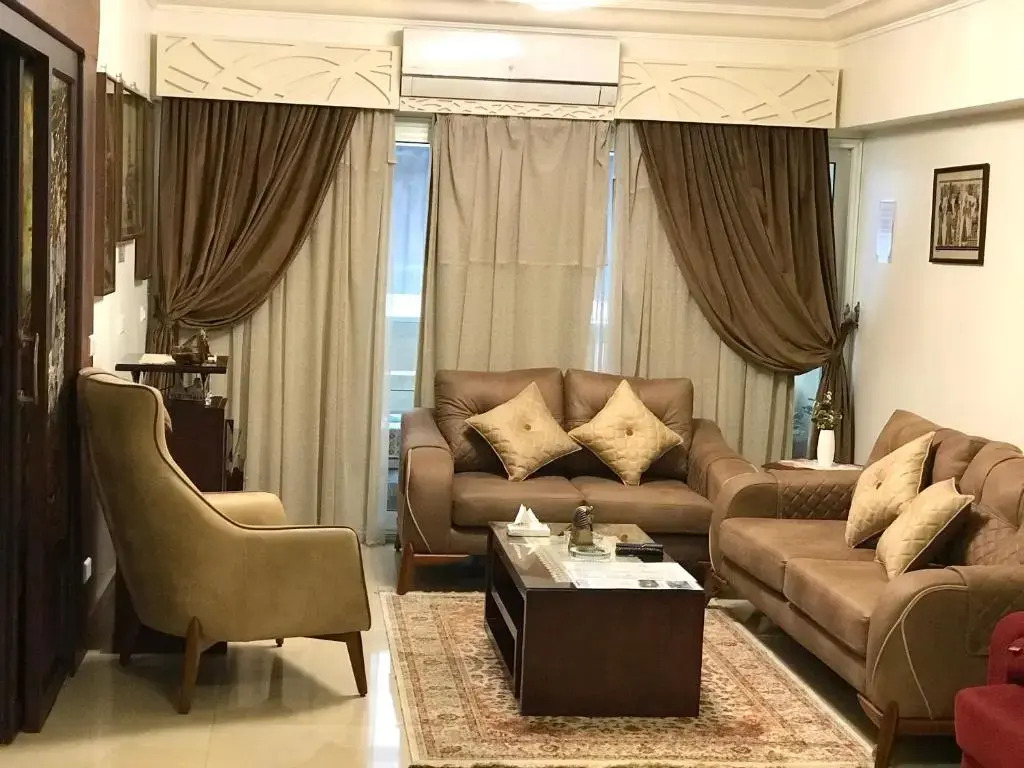 Al Corniche Residence Sea View