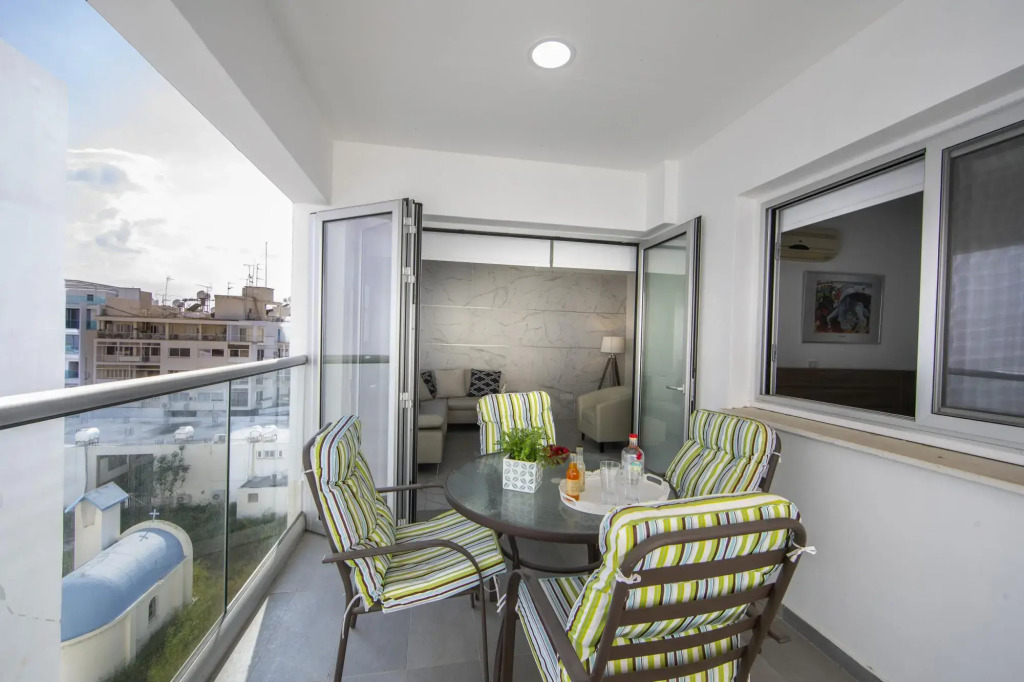 Larnaca Finikoudes Suite 405