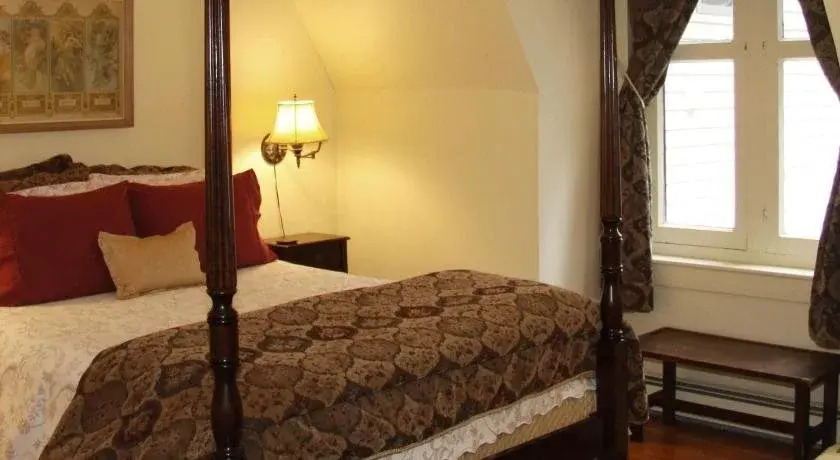 The Notchland Inn
