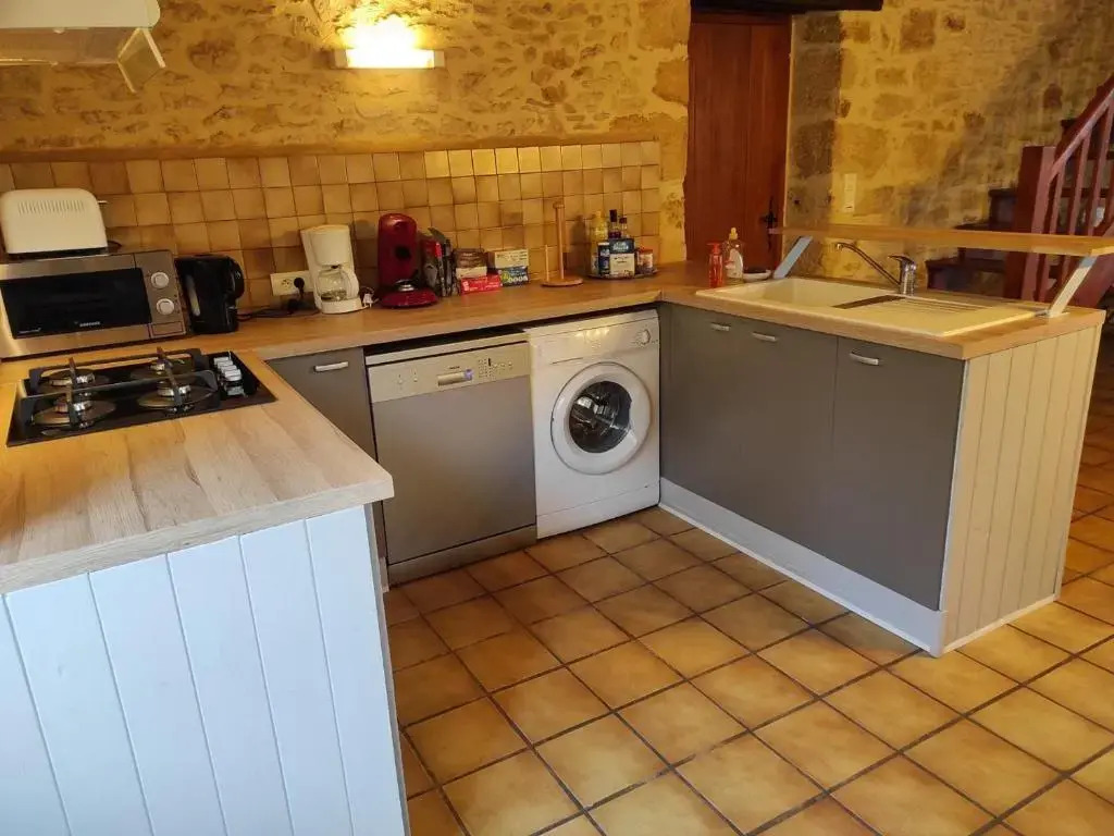 Maison indépendante près de Sarlat, cheminée, animaux acceptés - FR-1-616-130