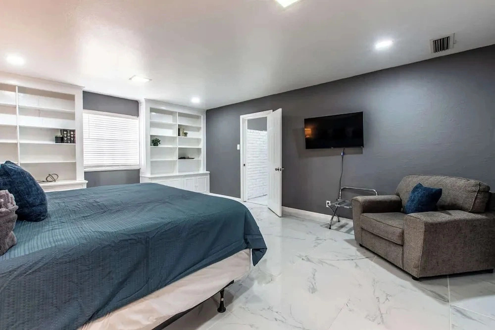 Sleep 29 - Oceanfront Retreat 2 Homes for 29-guests