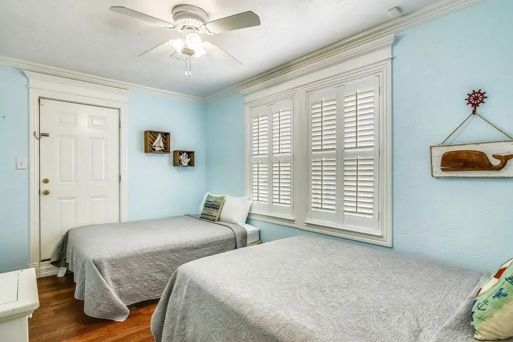 The Turquoise Turtle 4 Bedroom Home