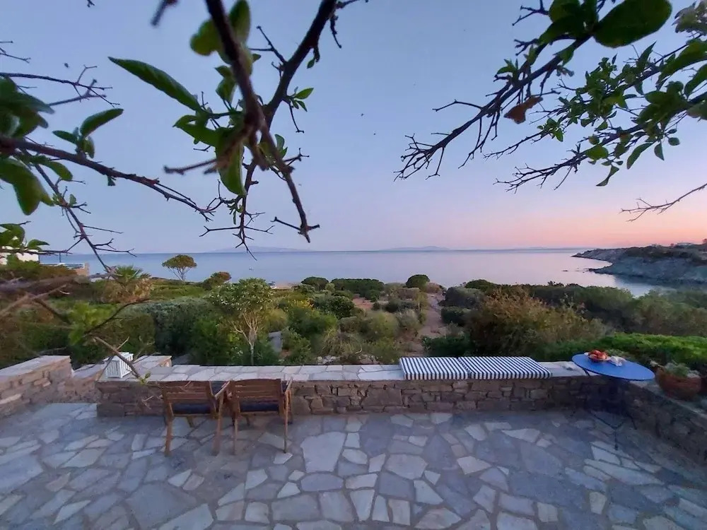 Sophia Villa Paros - Beachfront Villa at Lolantonis