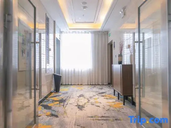 Yeste International Hotel (Nanning South Lake Park Macun Subway Station)