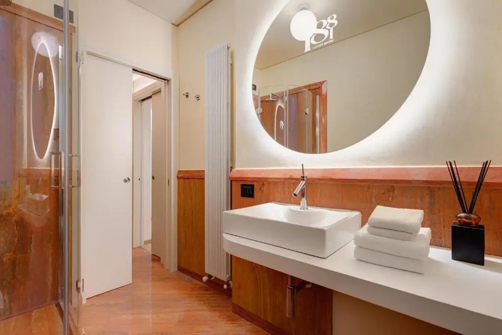 1881 LUXURY SUITES