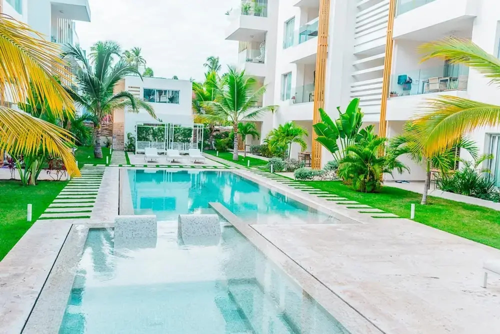 Super Nice and Spacious Condo Steps From the Beach