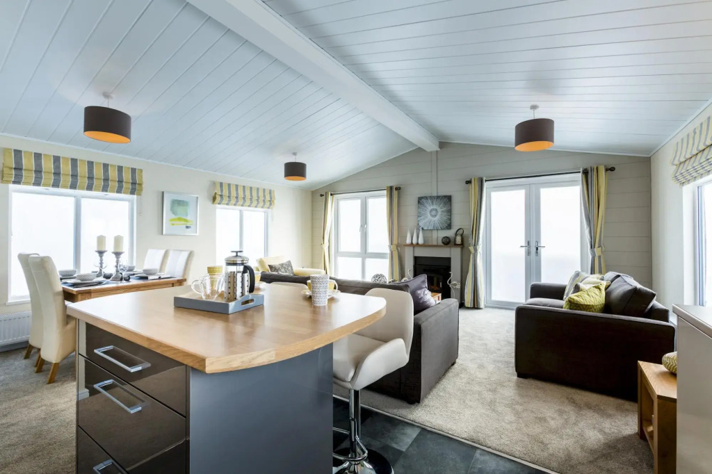 Three Bedroom Lodge 11