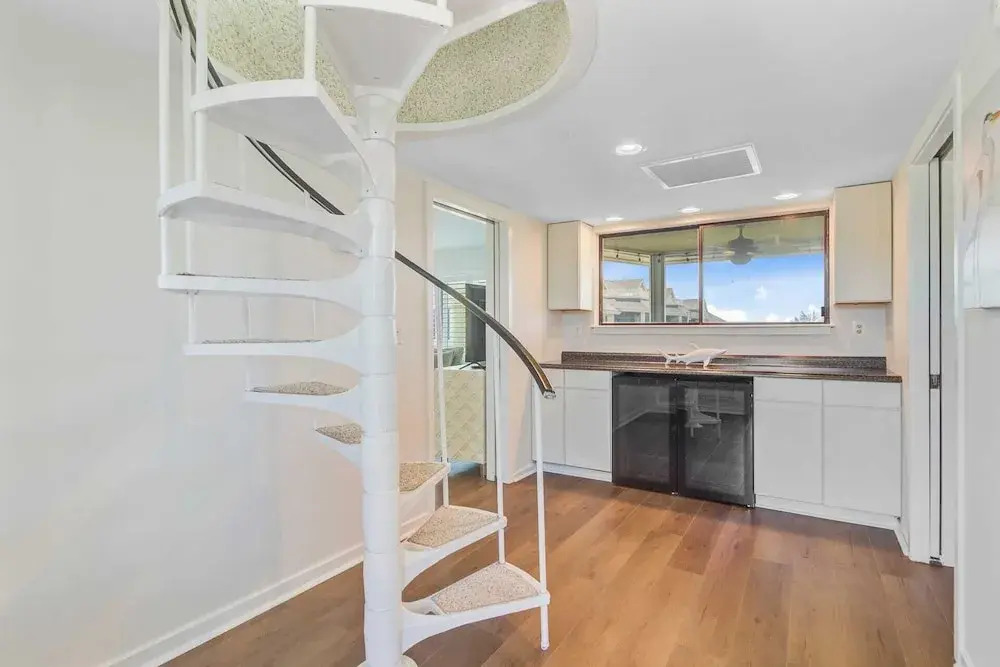 Oceanview Condo + Pool, Balcony & Beach Access 304 D Port O Call by Avantstay