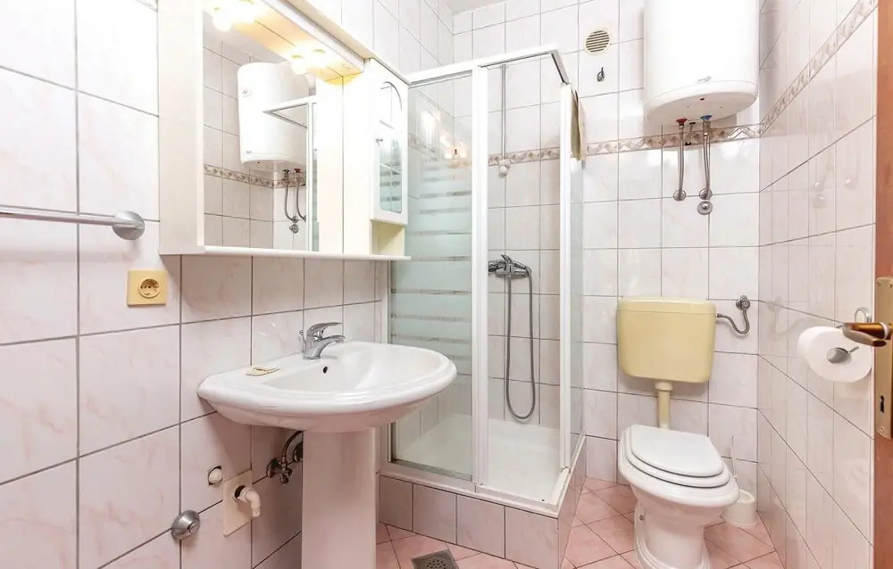 2 Bedroom Lovely Home In Novi Vinodolski