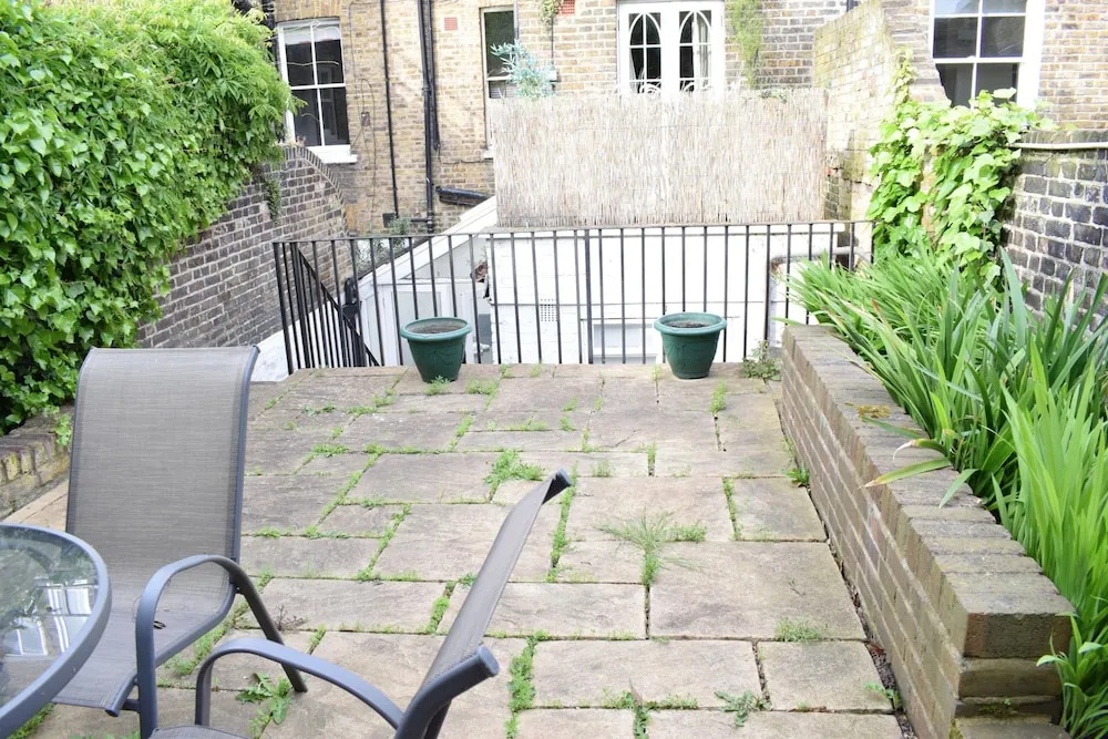 Chelsea 2 Bedroom Apartment With Patio