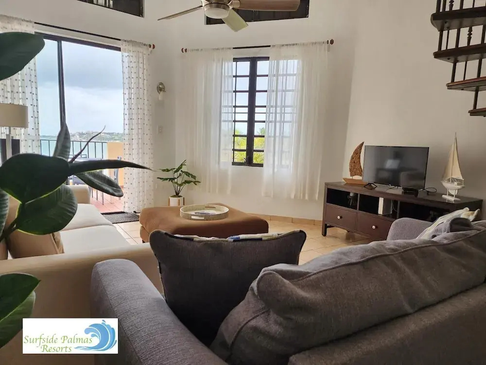 Prime 2 Bedroom Beachfront Penthouse w Sofa Bed and Open Terrace Cb250