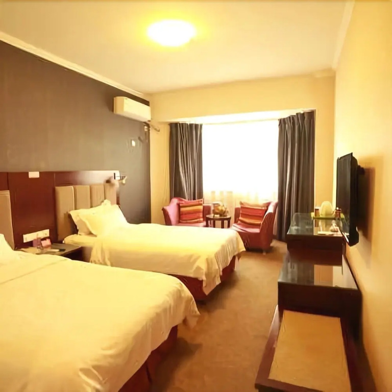 Zhongzhou Business Hotel (Luoyang Peony Park Shanghai Market Subway Station)(中州商务酒店(洛阳牡丹公园上海市场地铁站店))