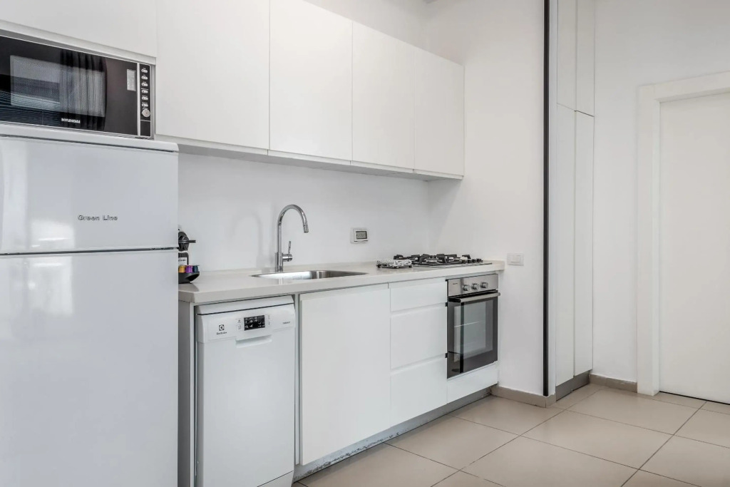 Ben Gurion Area - Modern 2 BDR with balcony
