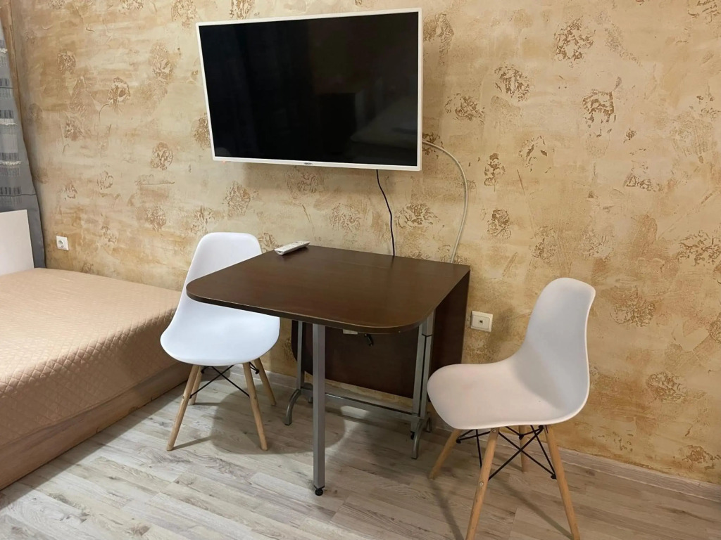 Colonel apartment 858