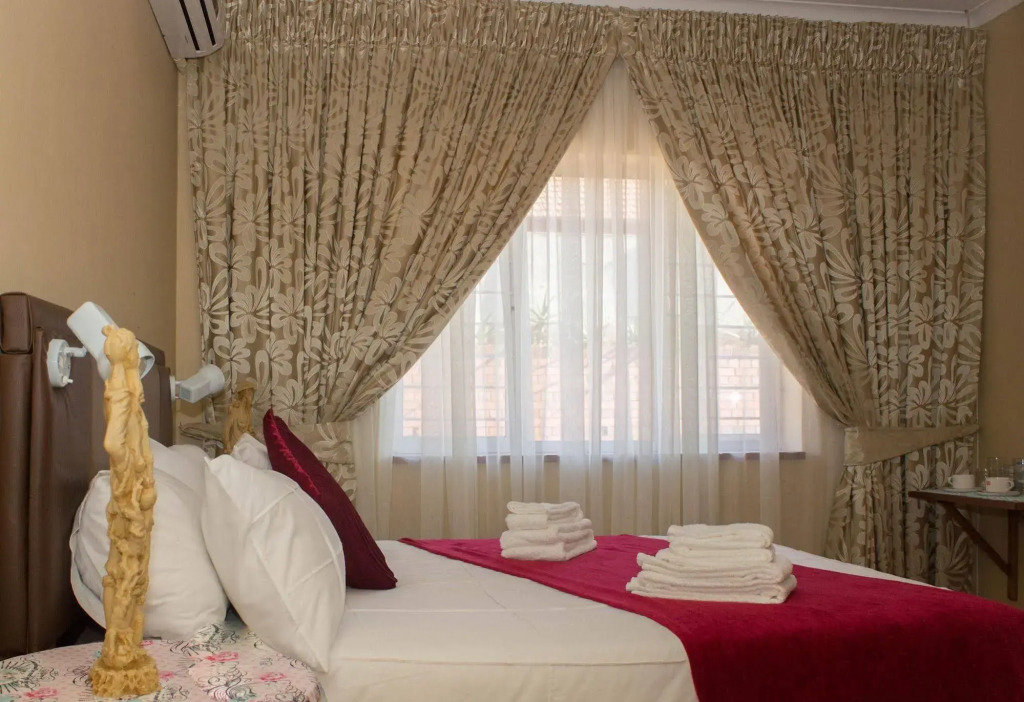 JoThams Bed & Breakfast or Self-catering