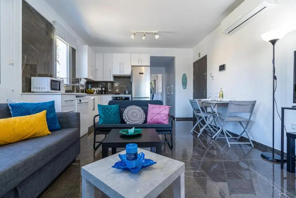 Kmeidos 1-Bedroom Apartment in Larnaca