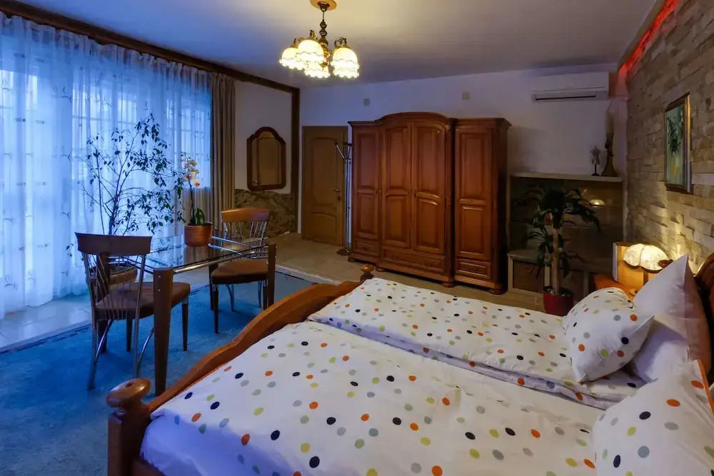 FOREST RETREAT Luxury Villas
