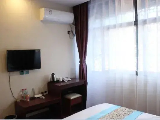 Xinyang Lakeside Boutique Hotel
