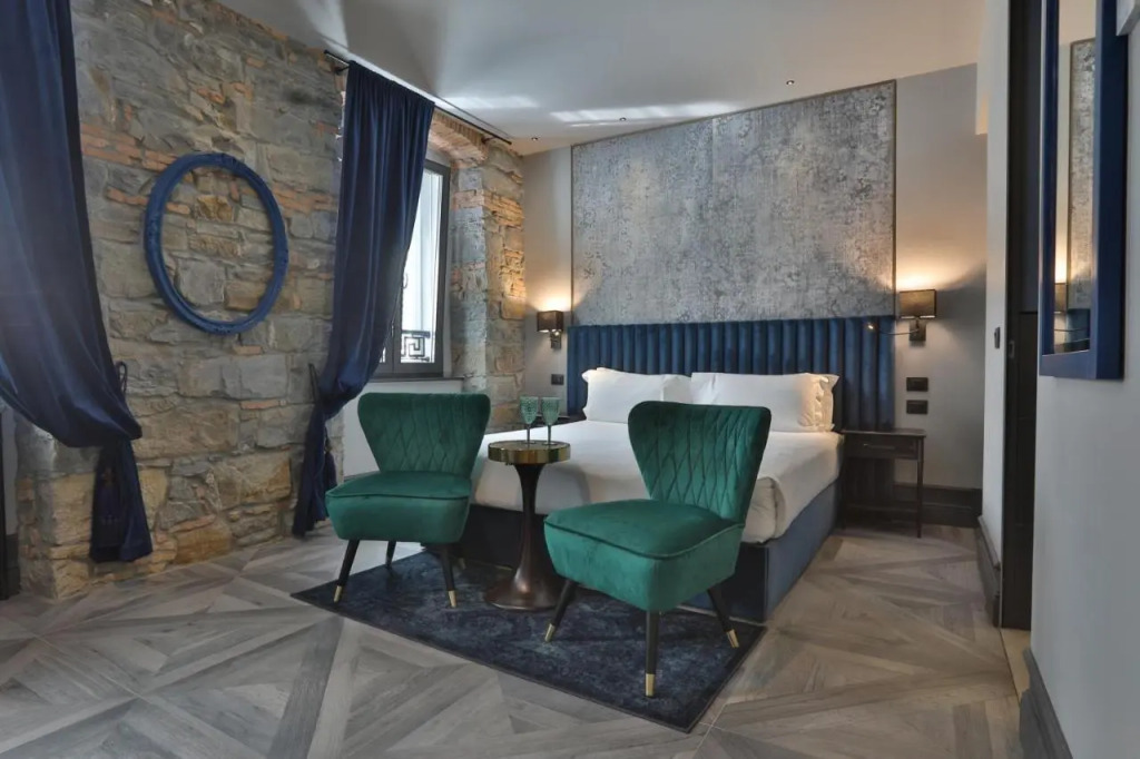 FORVM bijoux ROOMS