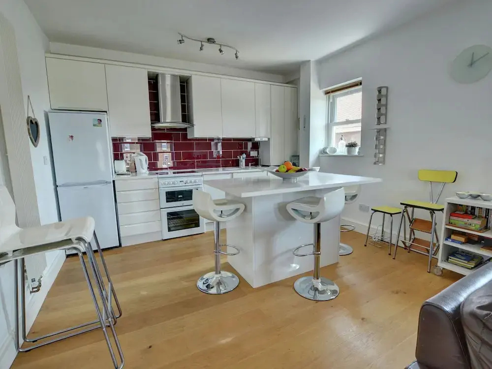 Modern Apartment in Deal Kent With Parking