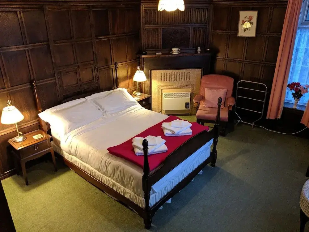 Huntingball Lodge