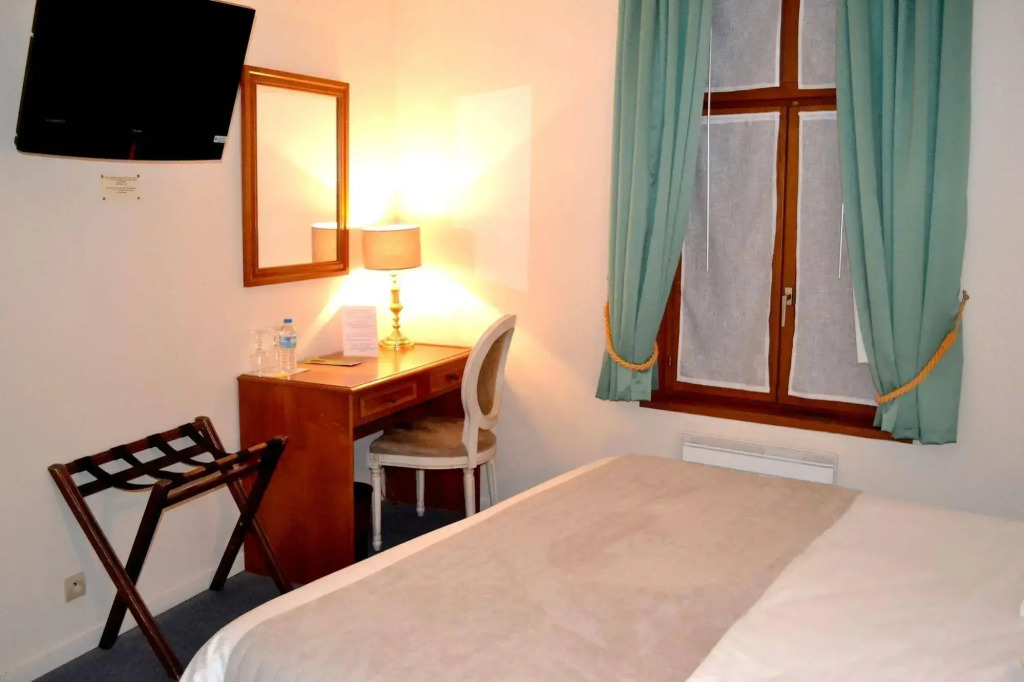 Logis Hôtel & Restaurant - Les Hauts de Montreuil