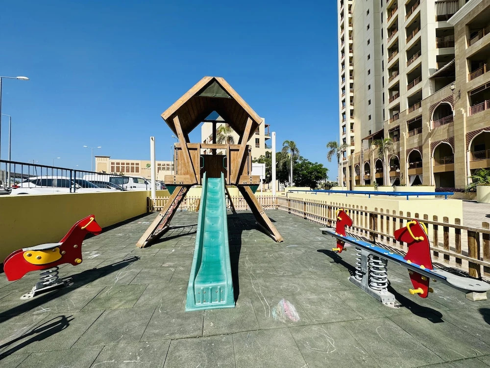 Marina Residences 6