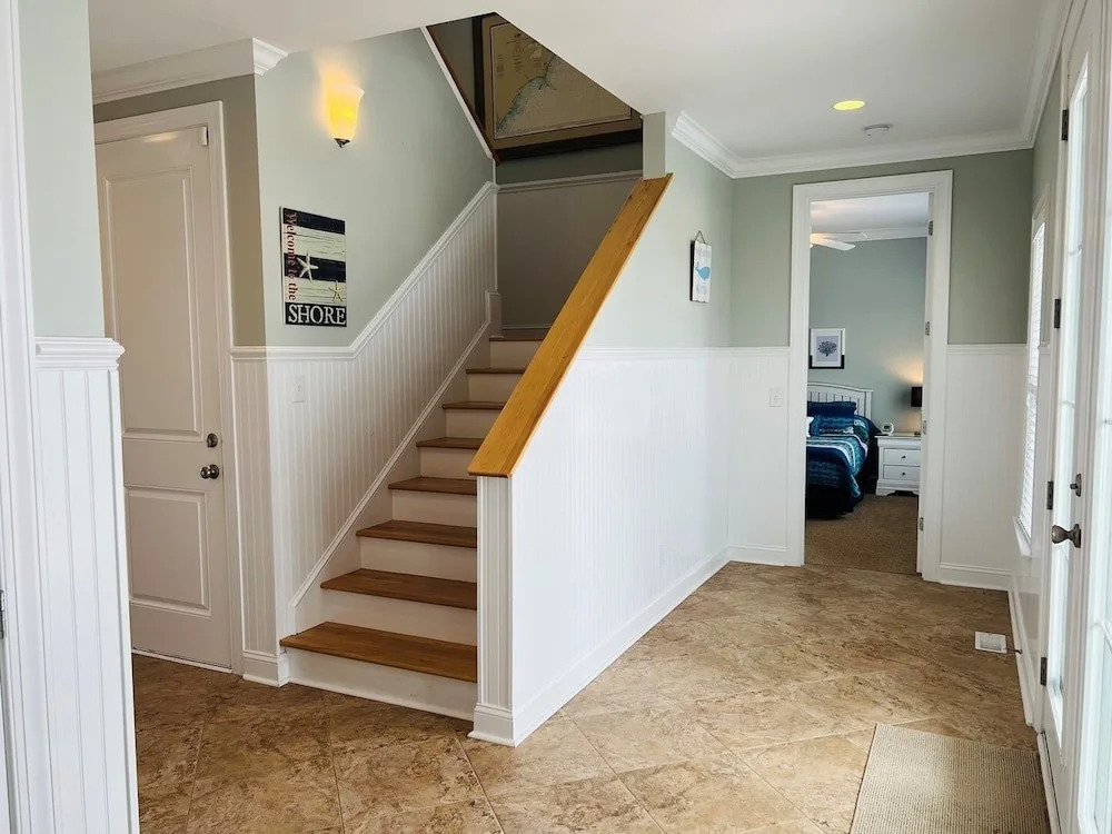 287 Obw 6 Bedroom Home by RedAwning