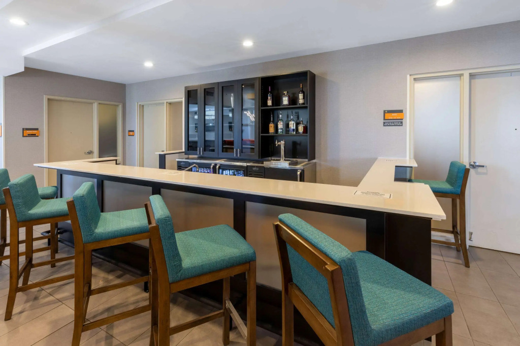 La Quinta Inn & Suites by Wyndham Tulsa Downtown - Route 66