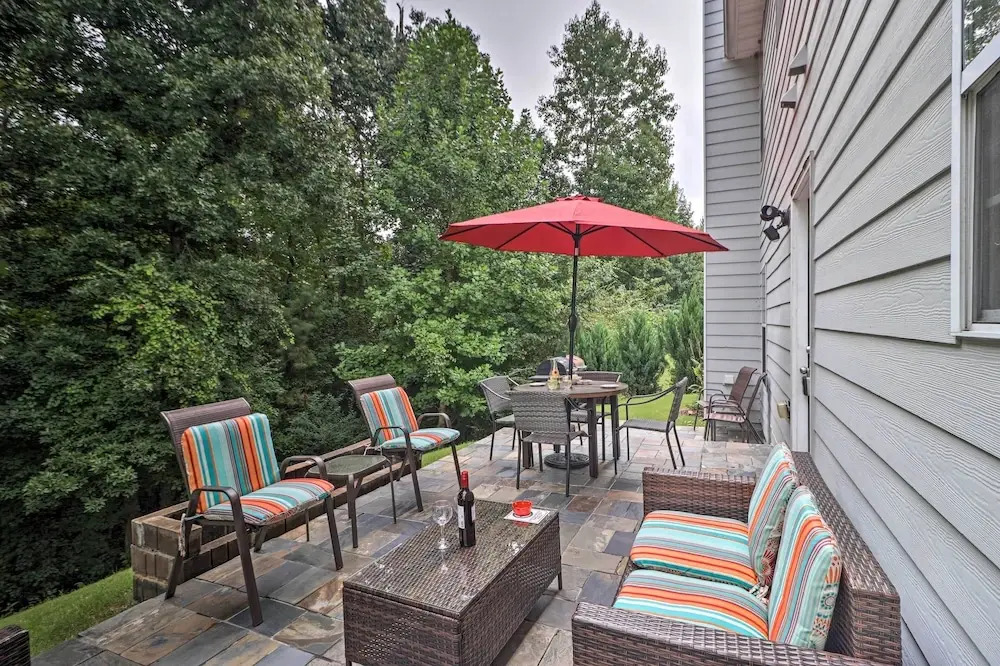 Fairburn Home w/ Fire Pit - 24 Mi to Atlanta!