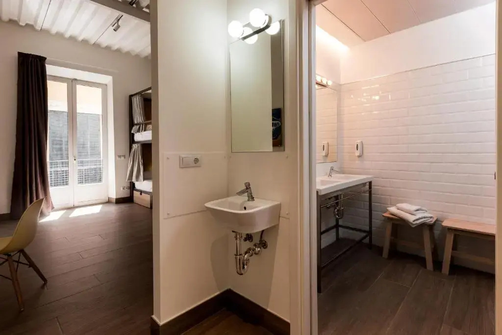 Nut Hostel