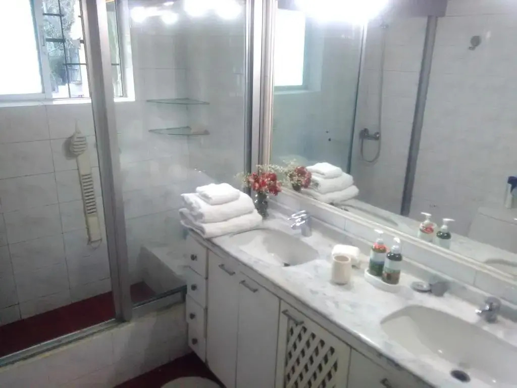 JI Home Boutique