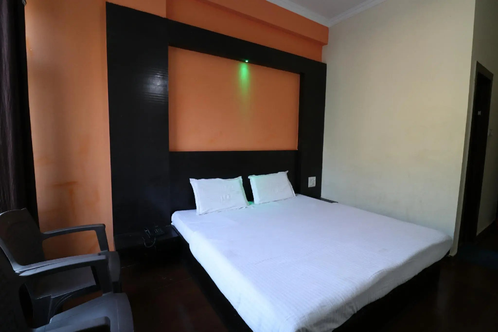 OYO 39365 Hotel Shiv Shakti Residency
