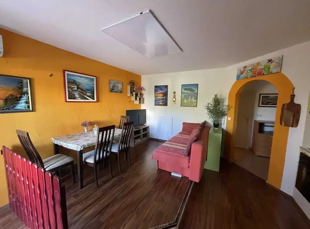 Classic and Modern Umag Apartment With Terrace and BBQ
