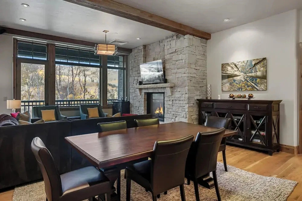 Ski-in/ski-out Retreat Hot Tub + Bunk Room 2 Bedroom Condo