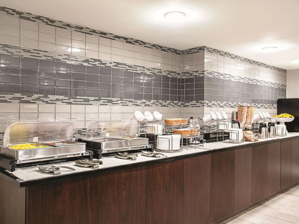 La Quinta Inn & Suites Baltimore N / White Marsh