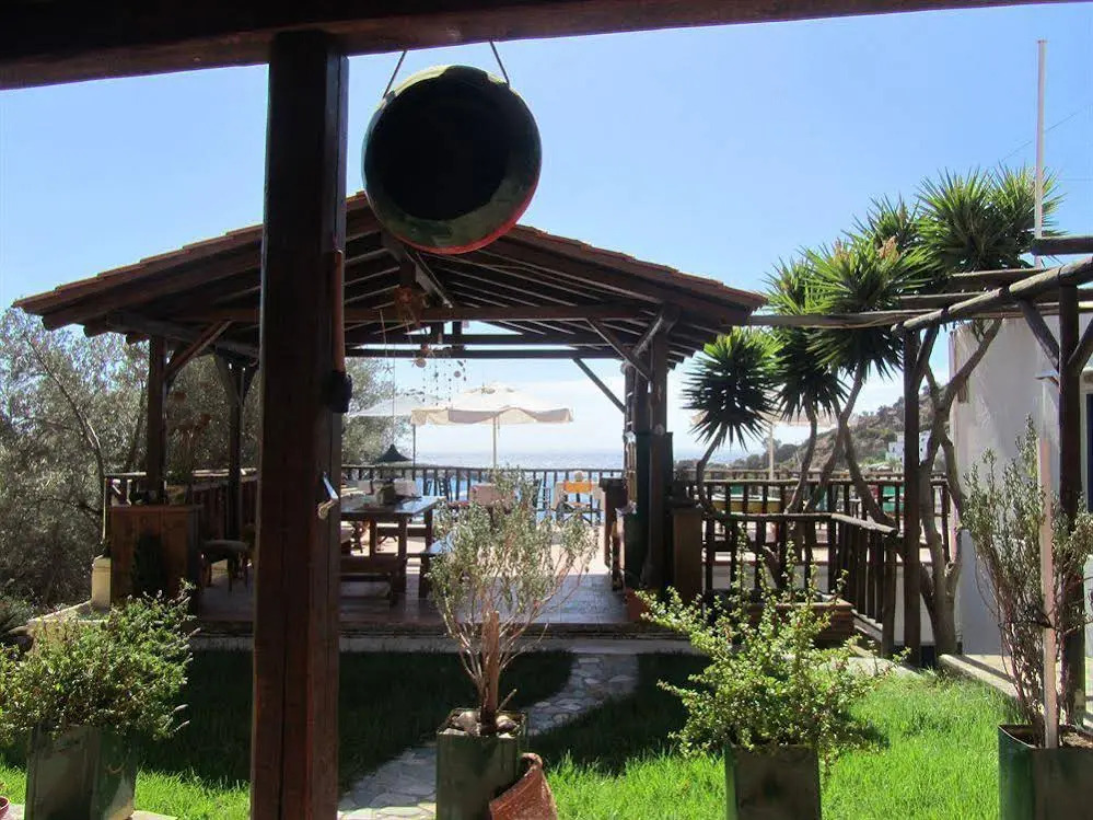 Oasis Hotel