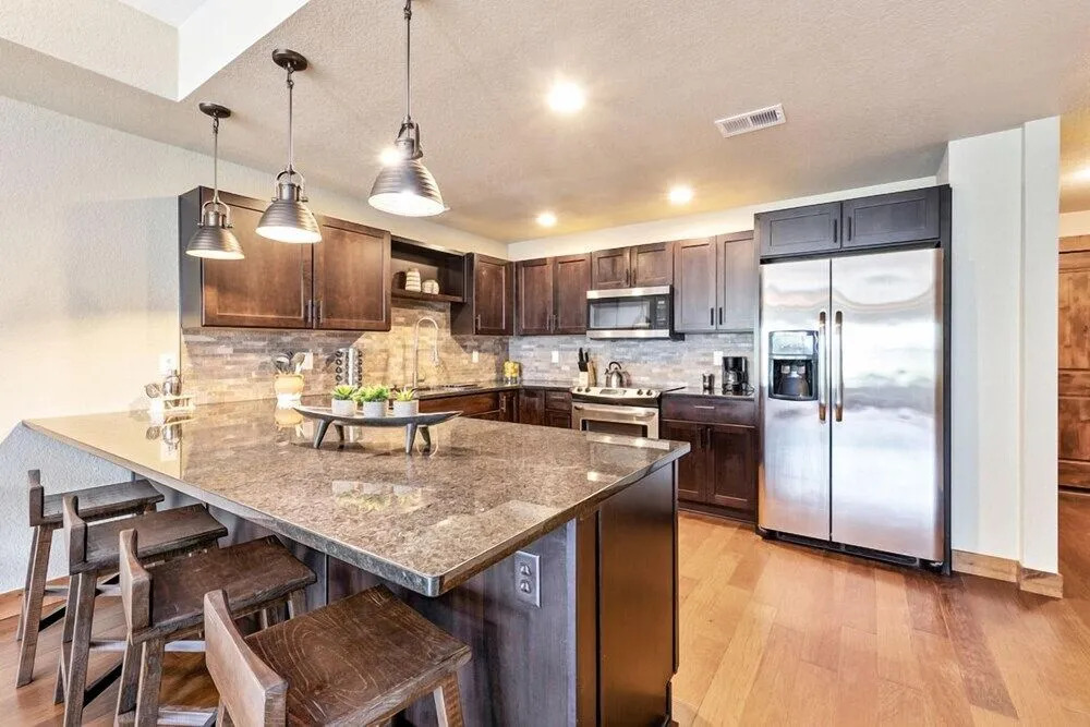 Spectacular Townhome near Breweries and River District!