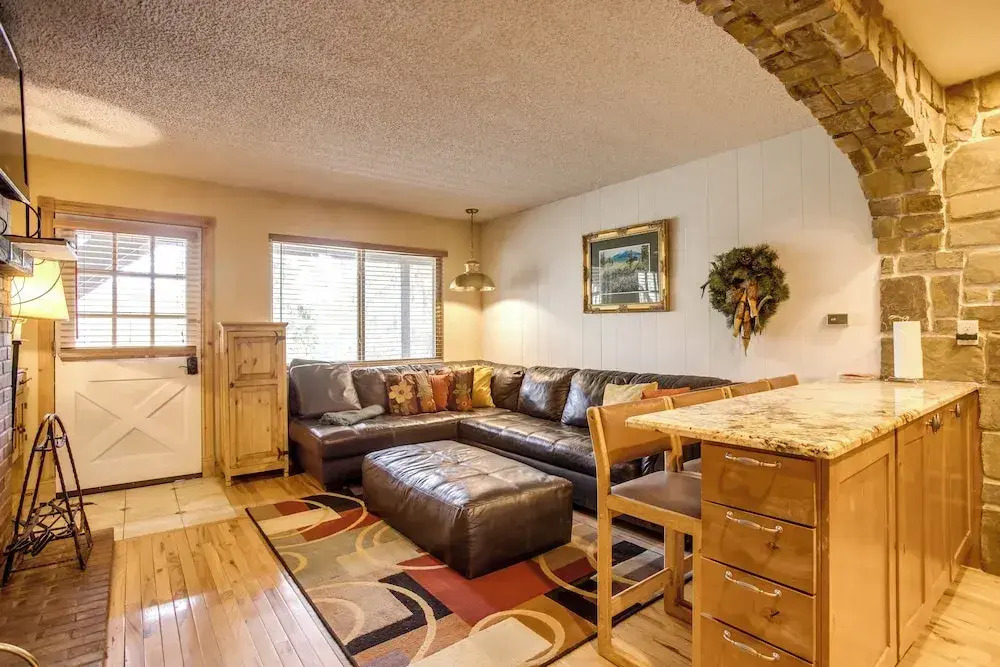 Pool & 3 Hot Tubs: Winter Park Condo on Bus Line
