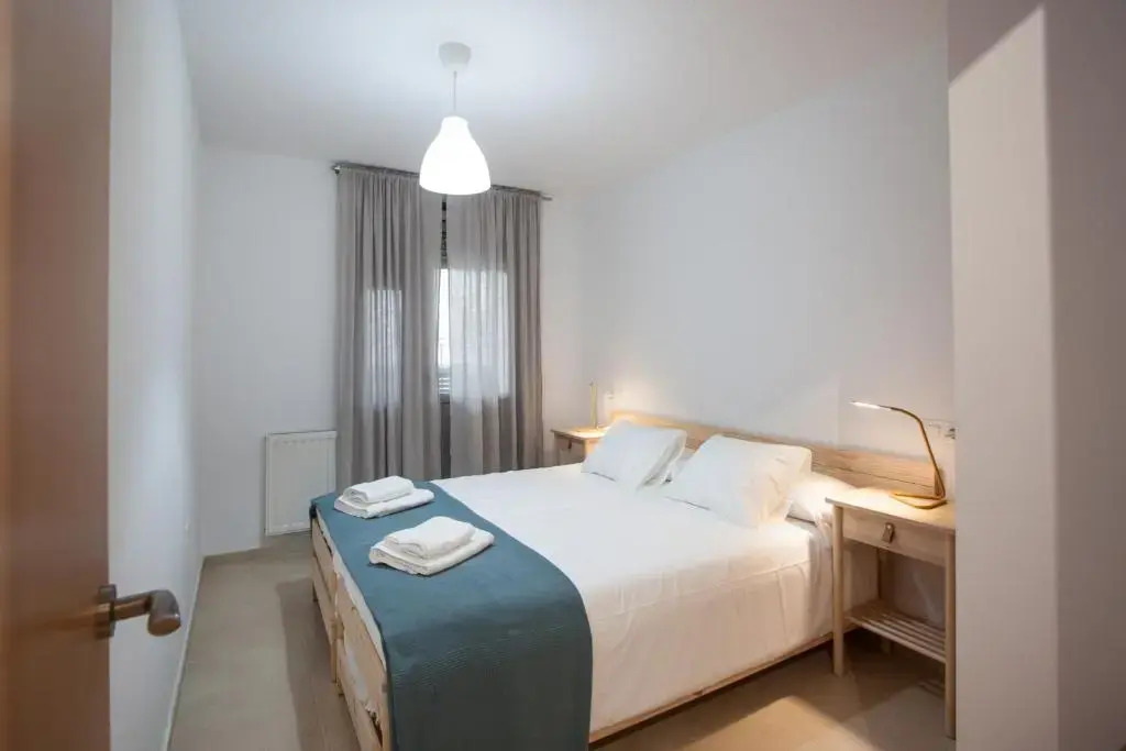 Esguil, apartamento con piscina, a 3 km de la playa