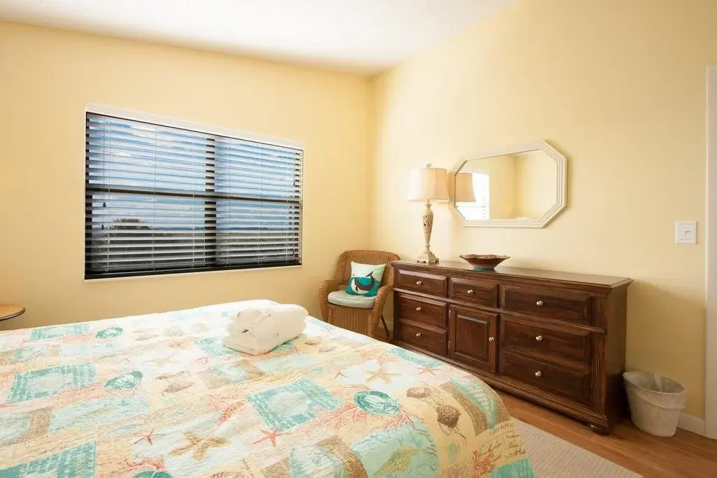 Turtle Cove 4 Br home by RedAwning